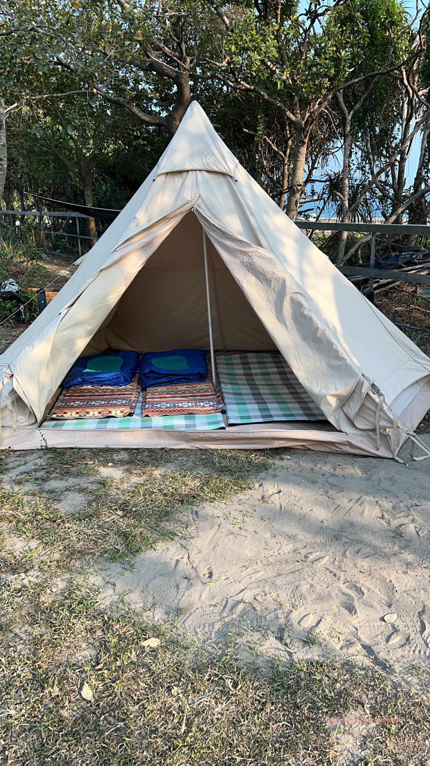 【My Seaside Park】Cheung Sha Luxury  Hexagonal Tent Package (3PAX)